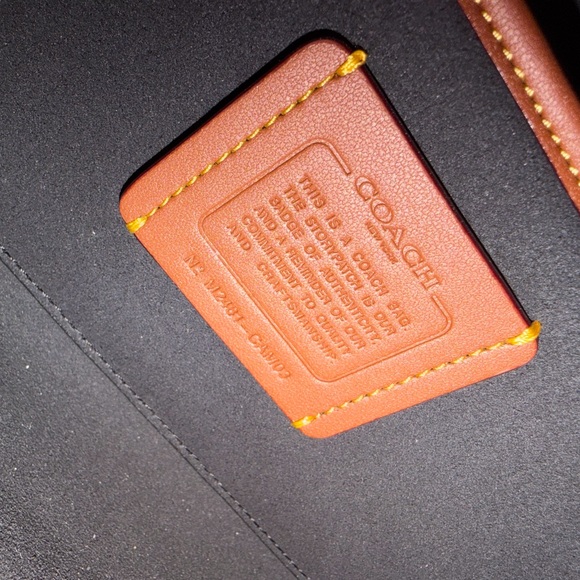 NWT Coach Empire 34 Shoulder Bag in Black Glazed Leather - Picture 6 of 9